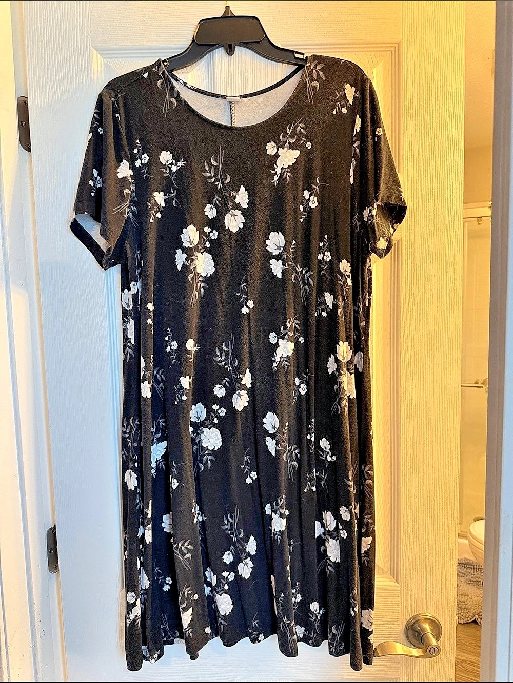 Floral Maxi Dress in Black & White Like New
